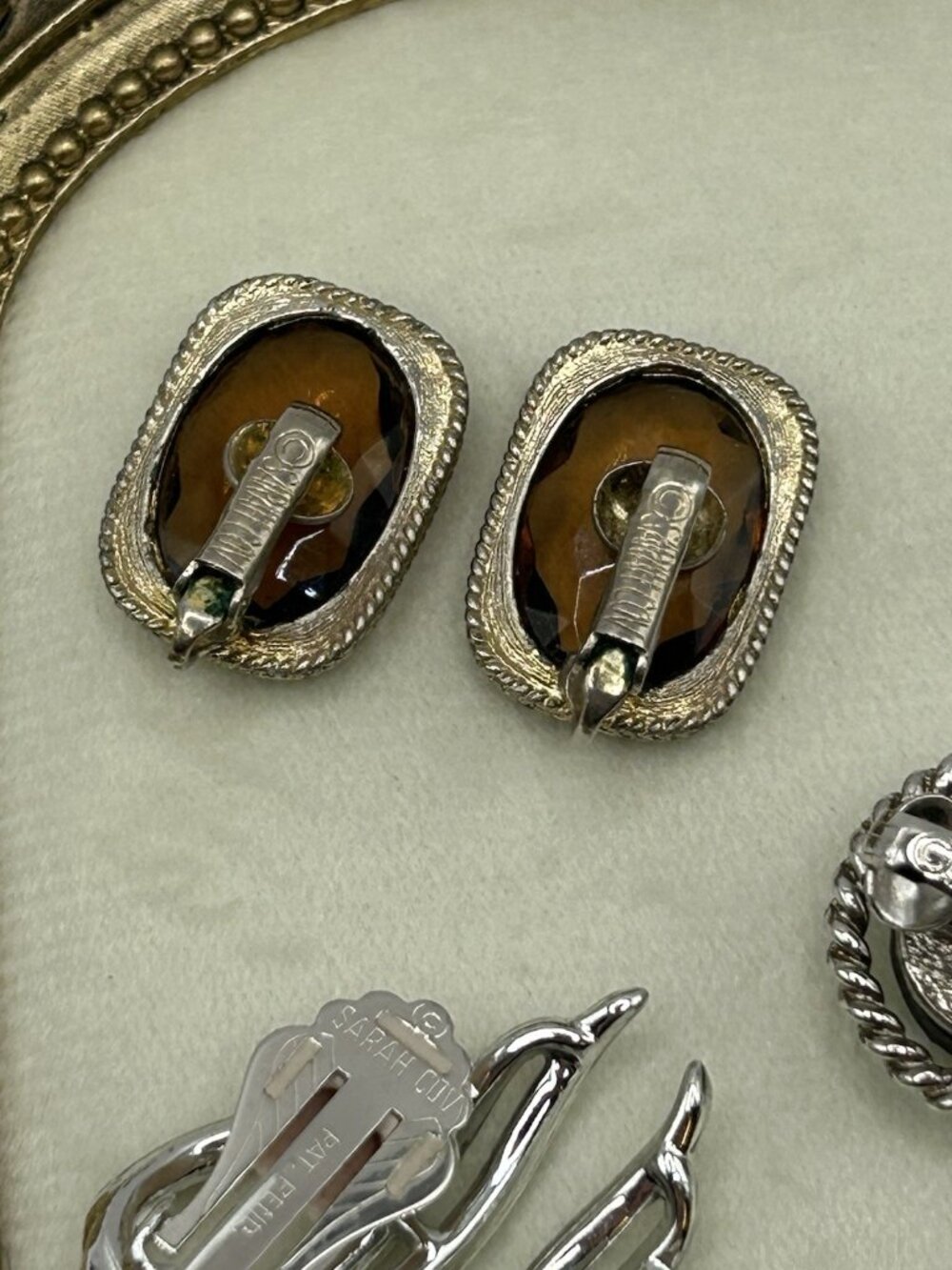 Vintage Sarah Coventry Clip On Earrings Set of 4 Mixed Designs Jewelry Leaves - Picture 7 of 12
